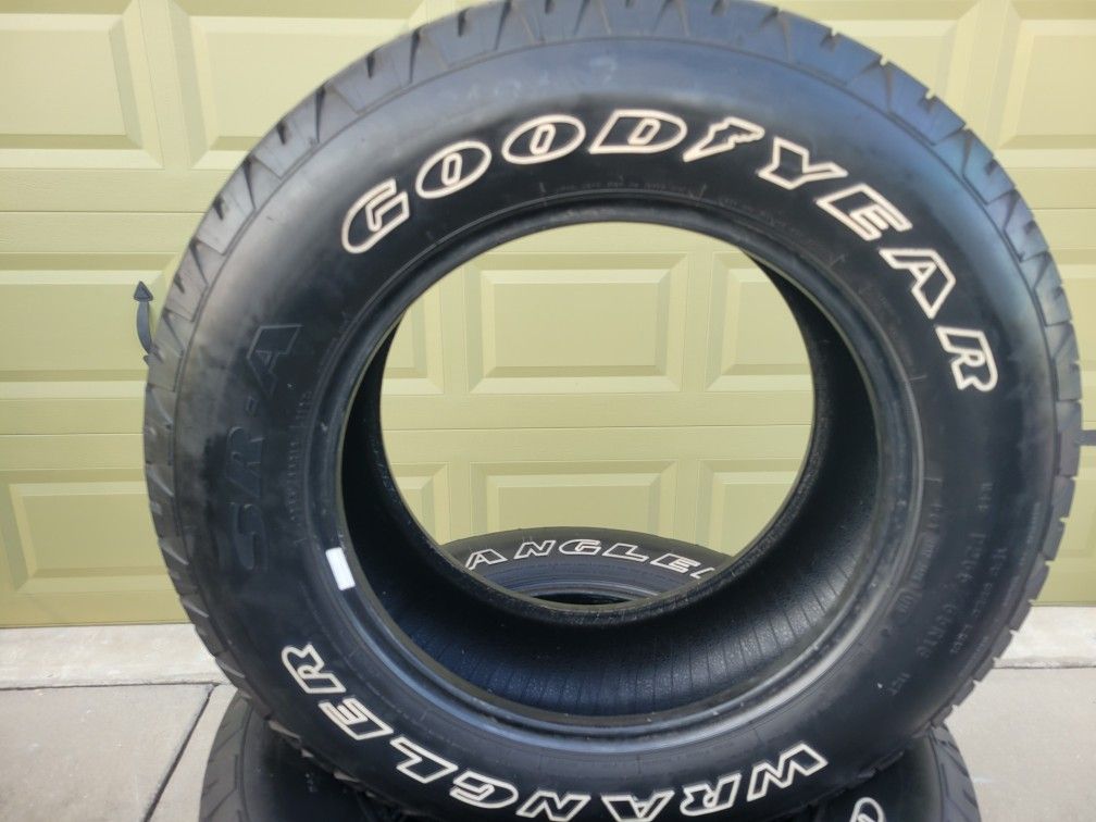 Goodyear Wrangler SR/A 265-65-18'S