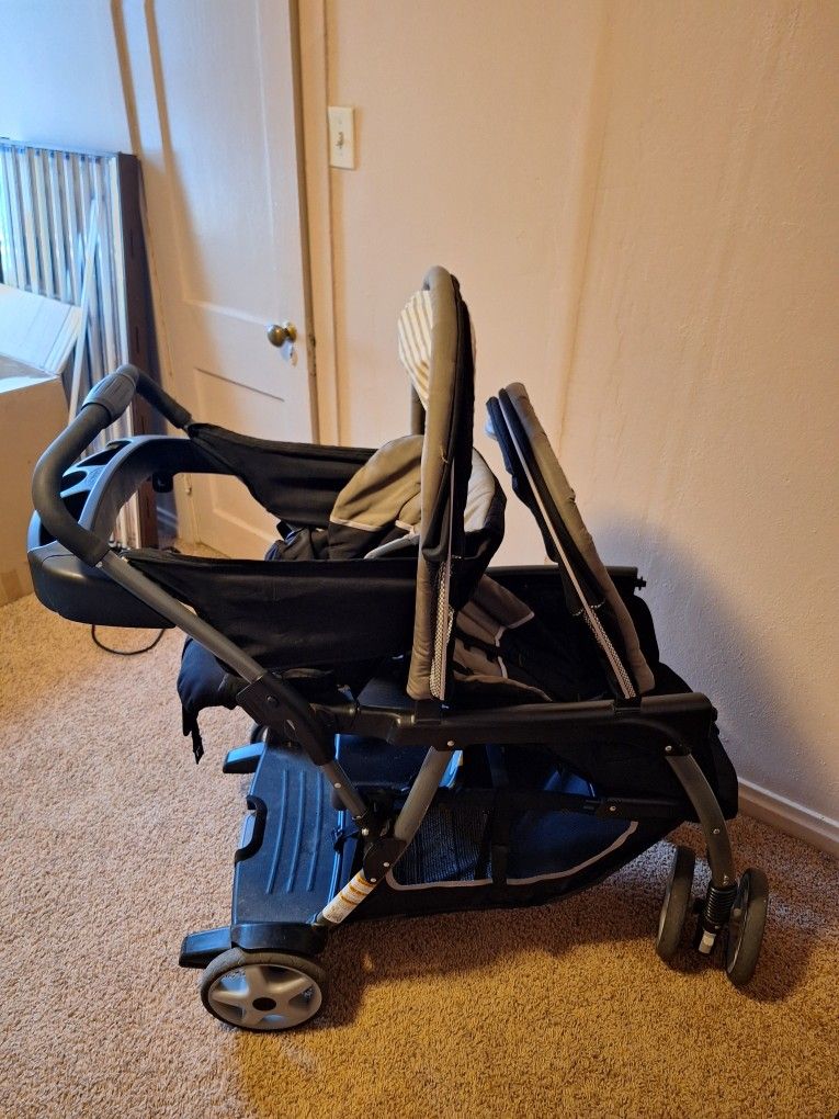 Graco Double Stroller (Sit & Stand)