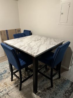 Faux Marble Table With Chairs