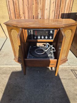 Console stereo, record player