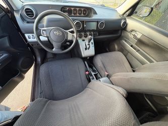 Toyota Scion 2009