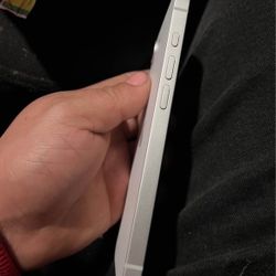 White Iphone 16e 