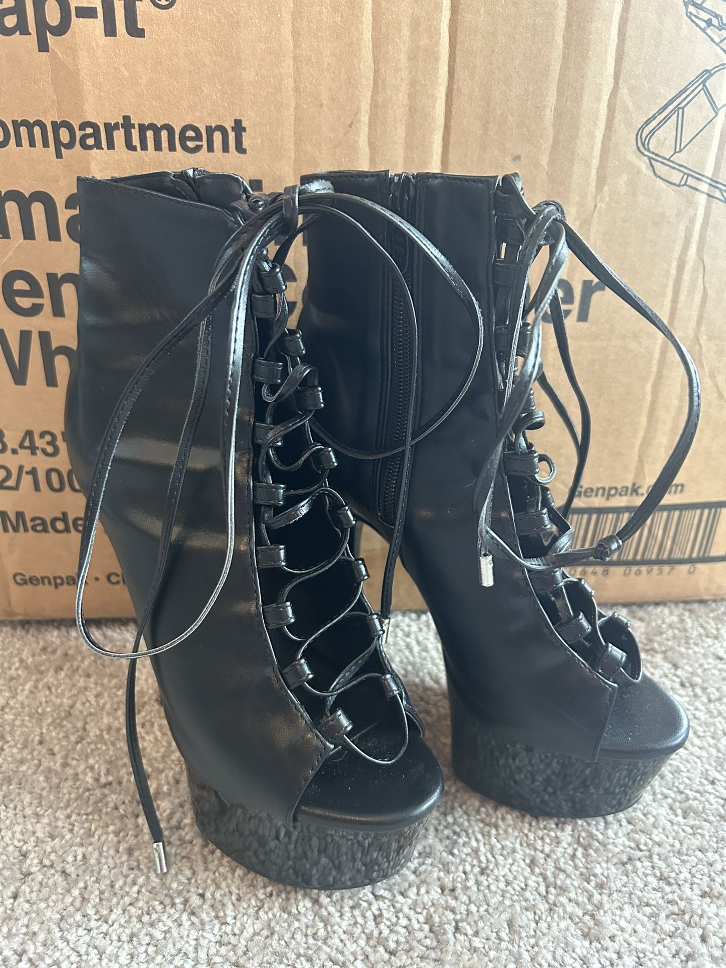 Pleasers/heels