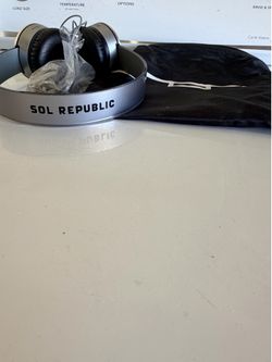 Sol Republic Tracks (or Tracks HD V10) On-Ear Wired Headphones