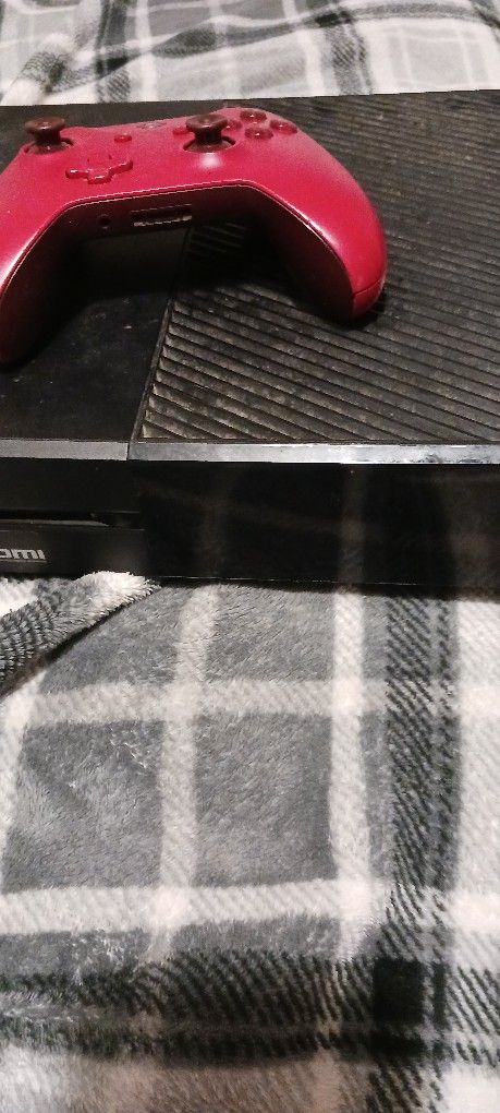 Xbox One With Controller Original. Used Best Offer