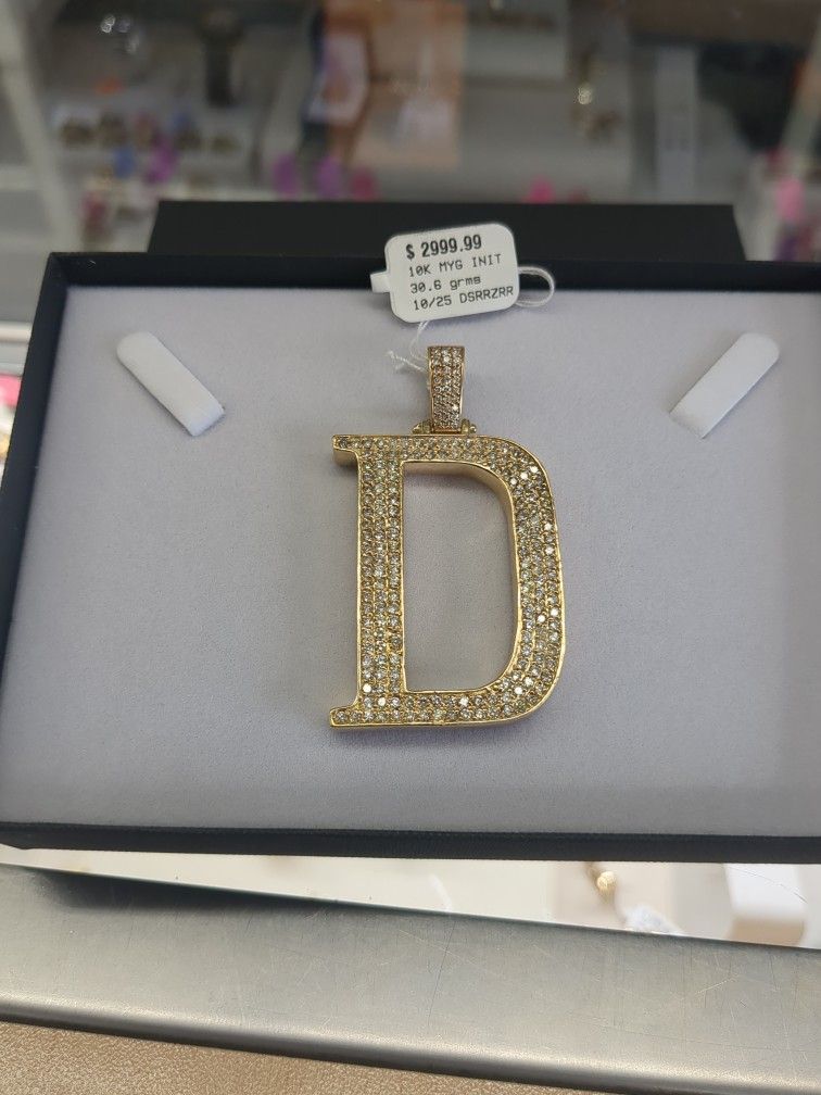 10k Solid Gold Diamond Pendant 30.6 Grams Layway Available 10% Down If You Interested Please Make Sure You Ask For Maribel Thank You