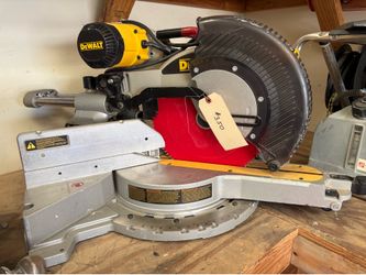 Dewalt 12-inch double bevel sliding compound miter saw