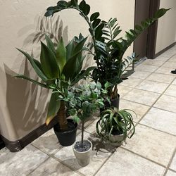 Set Of 4 Realistic Fake Plants 