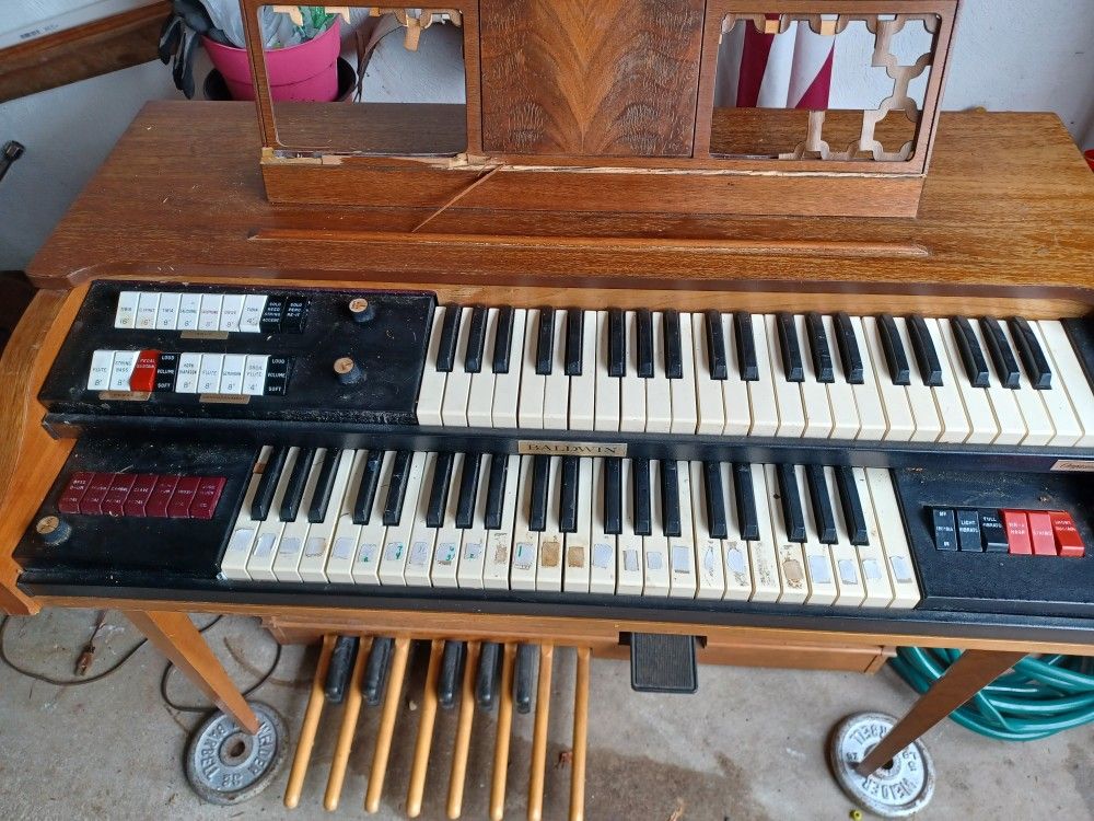 Baldwin Organ