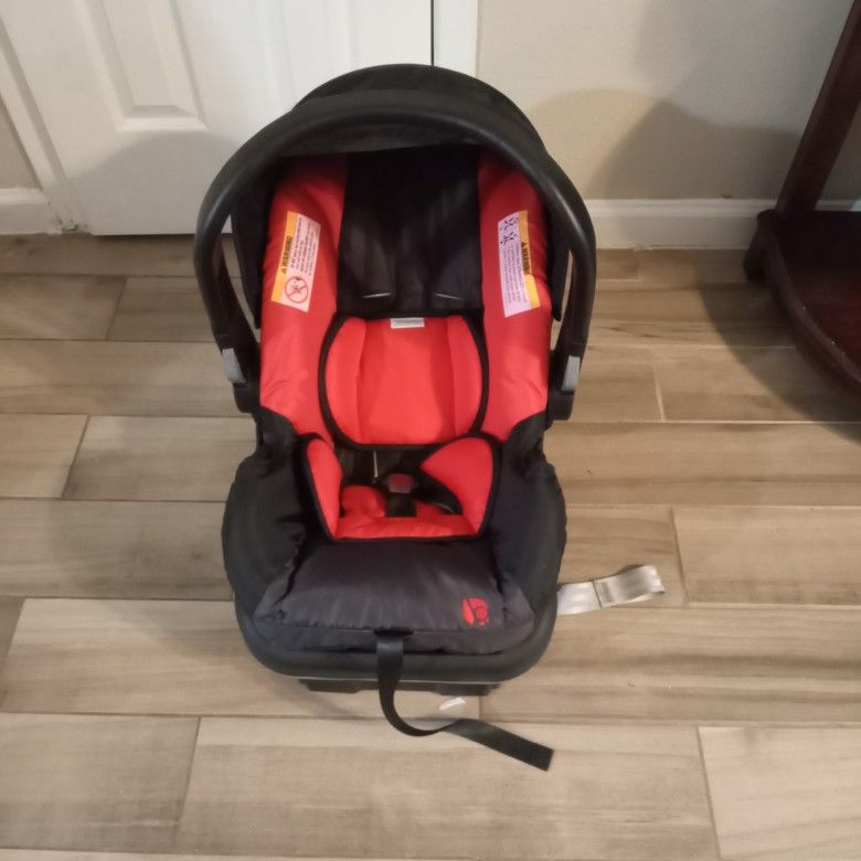 Vendo Porta Bebé Nuevo Marca Babytrend