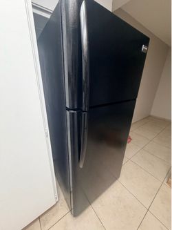 Frigidaire refrigerator black