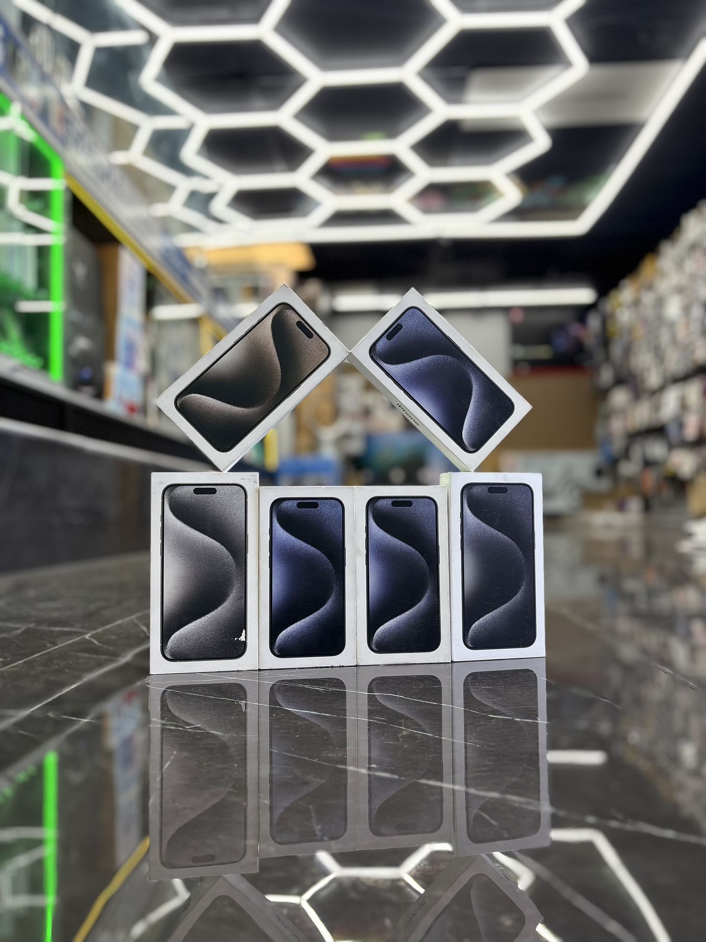 iPhone 15 Pro & 15 Pro Max Available (Take It Home In Payment/ llévatelo a casa en pagos) 