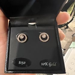 Jewelry/ Earrings 