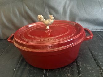 Staub 31 cm Oval Cast-Iron Dutch Oven with Rooster Knob