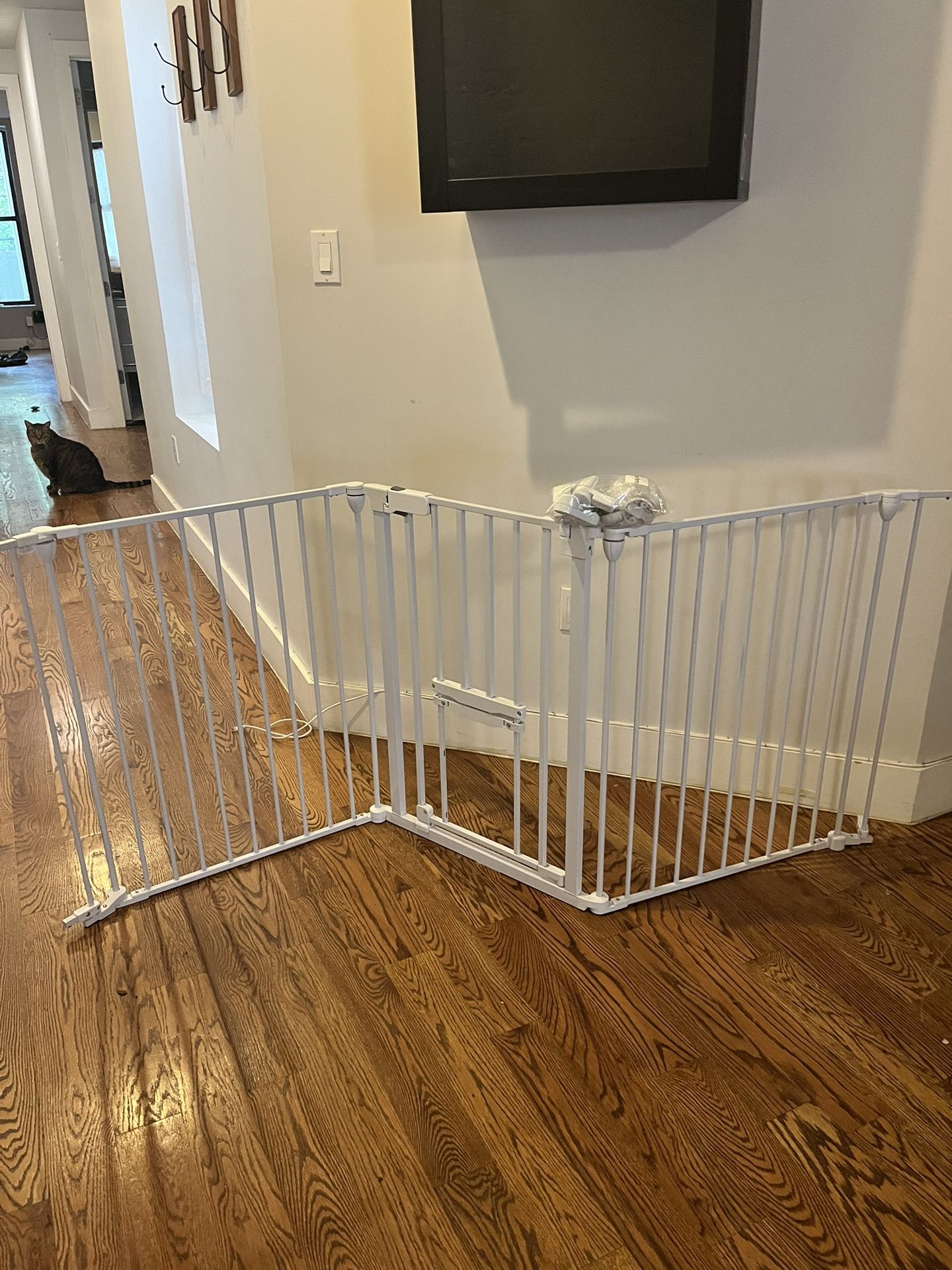 Baby Gate w Pet Door