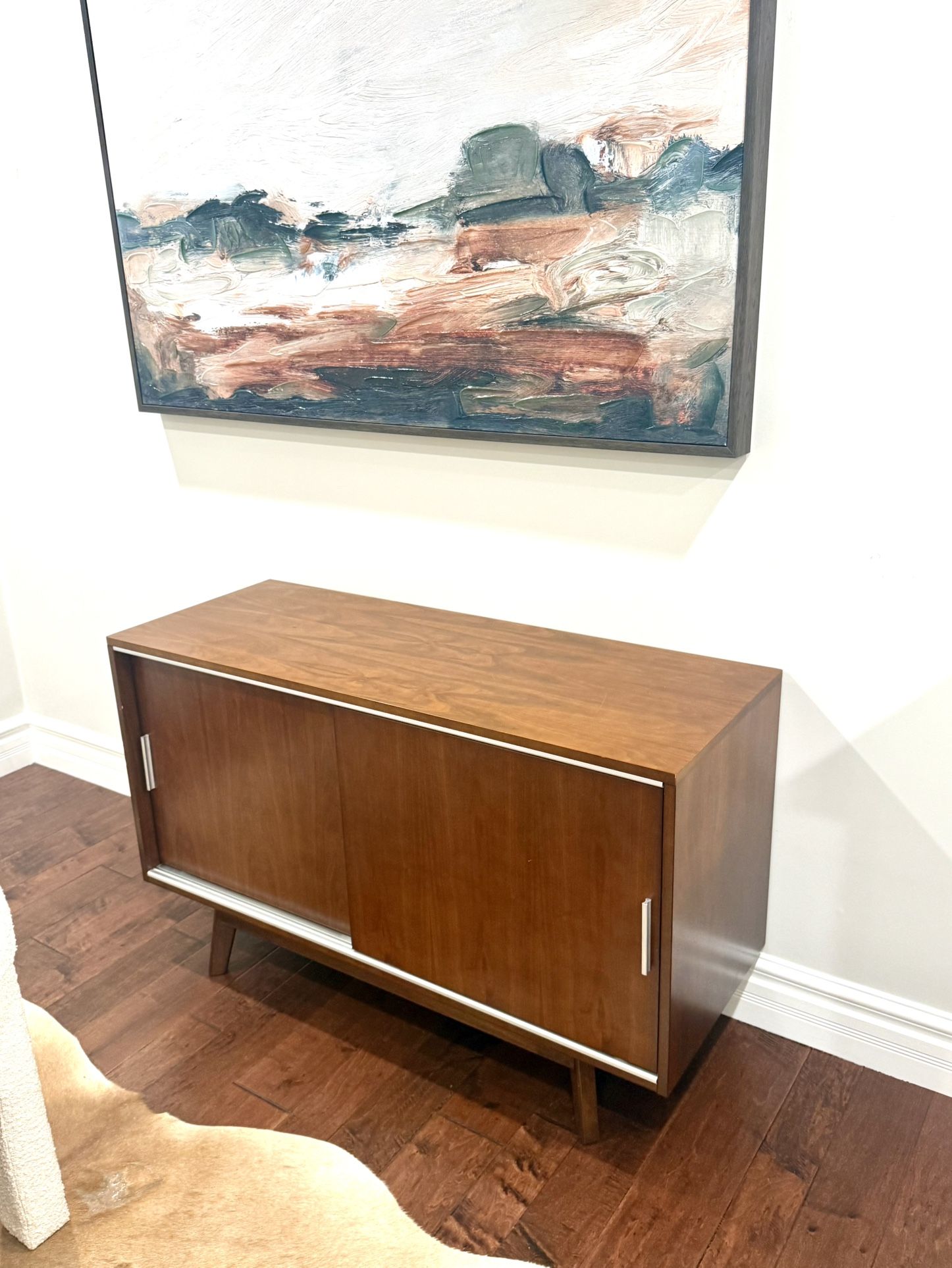 Stunning Mcm Walnut Vintage Credenza 