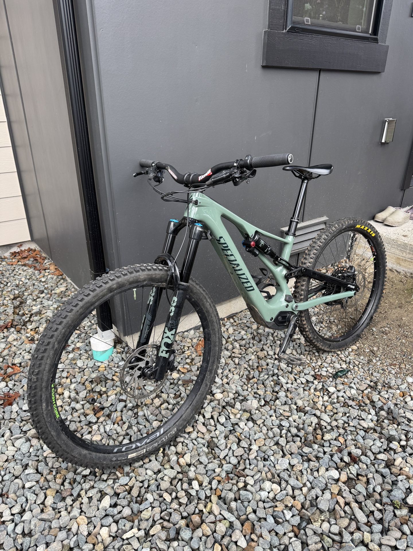 2021 Specialized Turbo Levo SL Expert Carbon E- mountain Bike