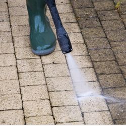 Power washing 