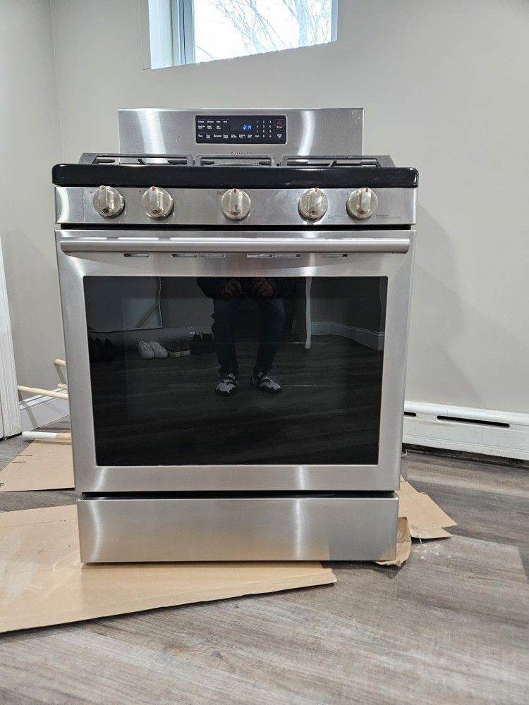 Samsung 30in Gas Range