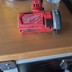 Milwaukee Cut Off Tool
