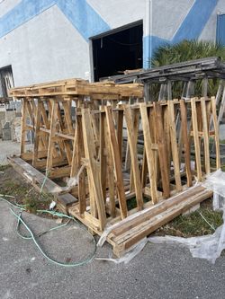 Free Wood Pallets …!!!!