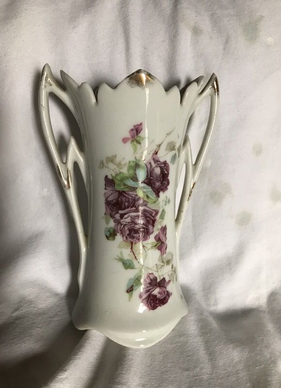6.5"x4.5" ceramic vase purple roses