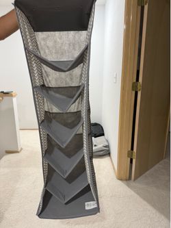 Hanging shelf for free