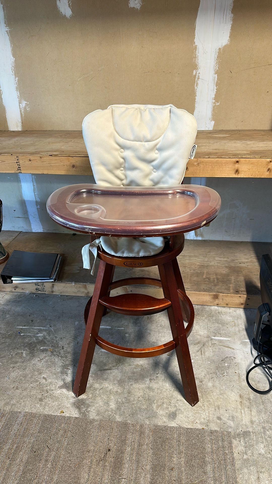 High chair 