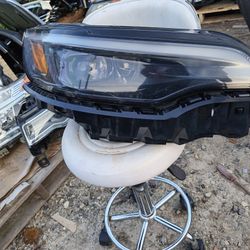 Right Hand Headlight For 2019 To 22 Jeep Cherokee Full LED OEM Part