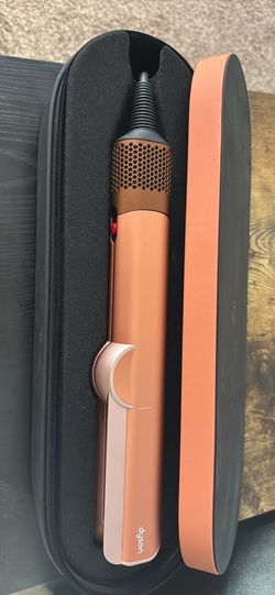 Dyson Airstrait