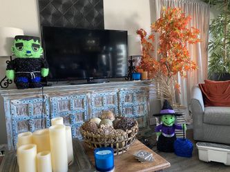 Halloween decor