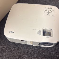 NEC VT491 projector