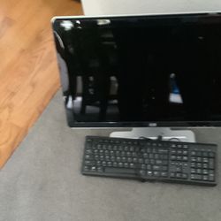 Older HP  Flat Screen And keyboard