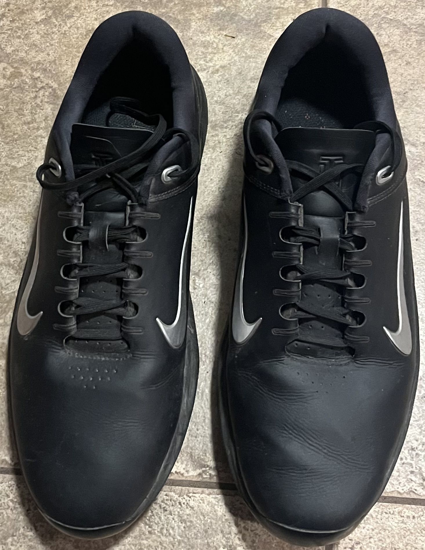 Nike Tiger Woods Golf Shoes - Men's Size 11.5 - Black + CHAMP Cleat Replacement Kit