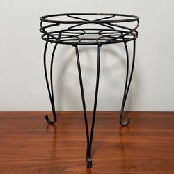 Round Tripod Metal Plant Stand