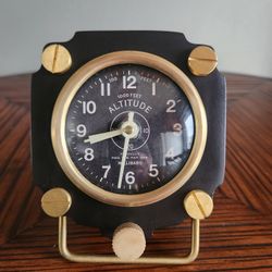 Pilots Clock 1000 Feet Altitude 