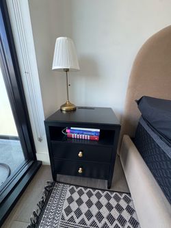 Set of 2 Nightstands