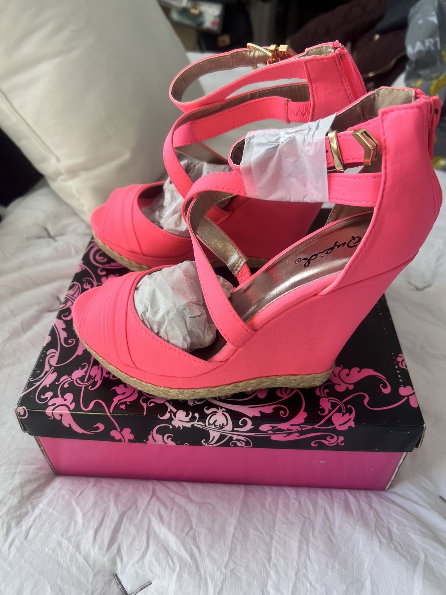 Wedge Neon Pink Fabric Women’s Shoes 6 1/2