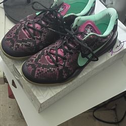 KOBES SIZE8.5