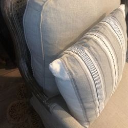 Pearlier Accent Chair