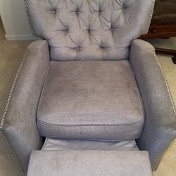 2 Accent Recliner Chairs