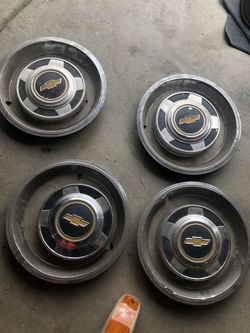 Chevy rim covers