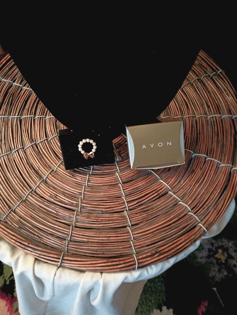 Faux Pearl Pin Avon In Box Good Condition