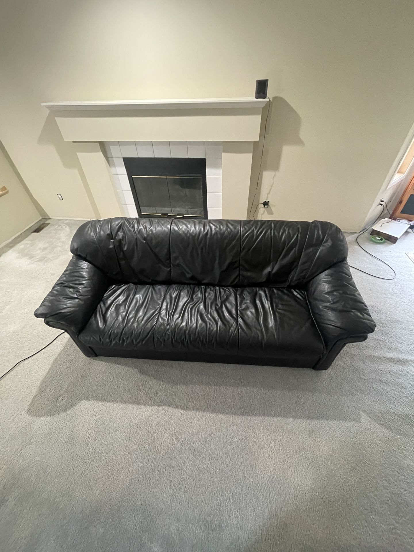 Black Leather Couch Excellent Condition.