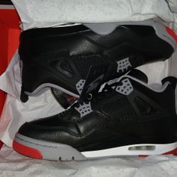 10.5 MENS Air JORDAN 4 RETRO $265