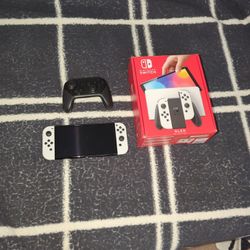 Nintendo Switch OLED w/ Pro Controller