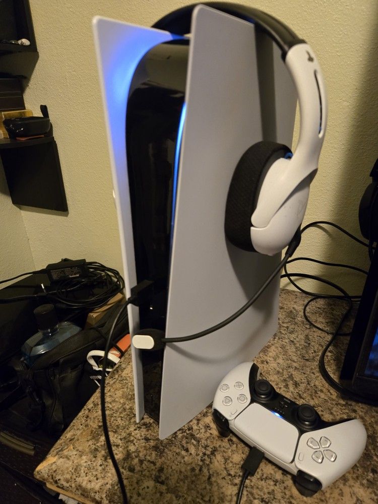 Ps5 Digital Edition W/ Headset 