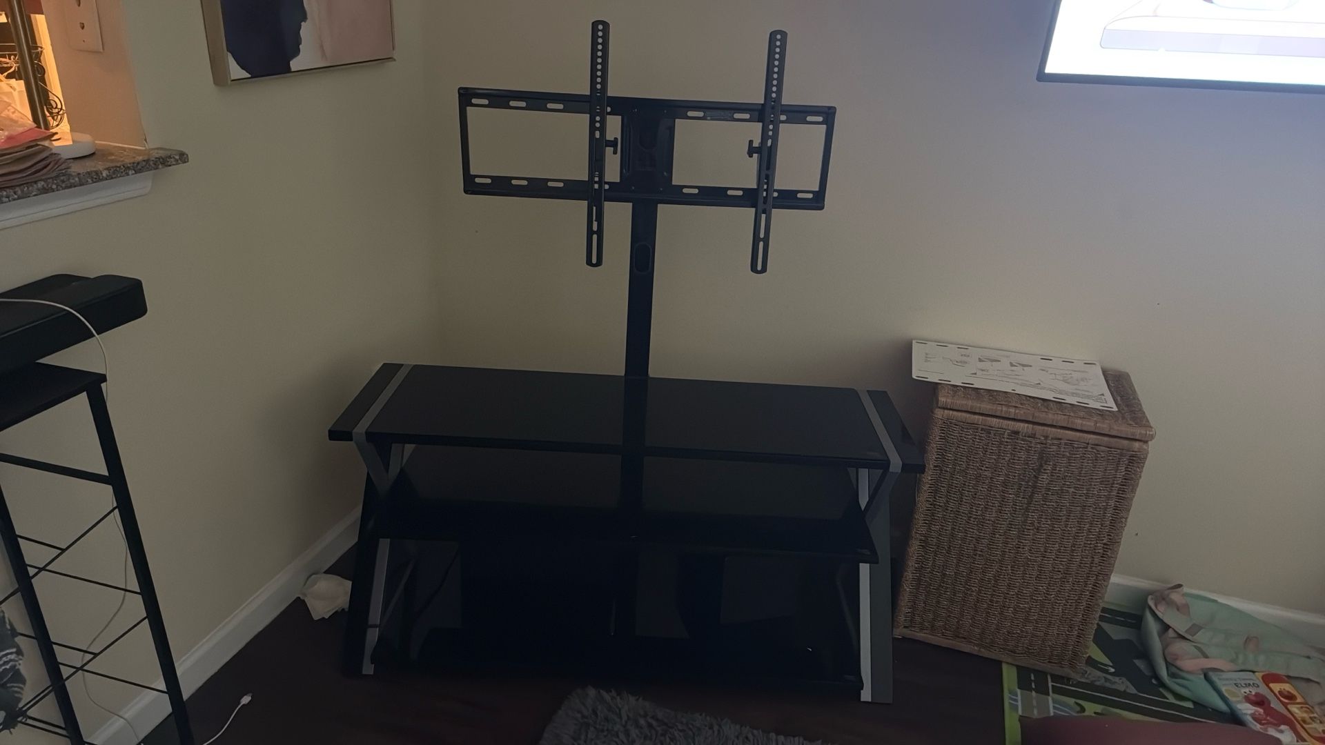 TV Stand/Mount