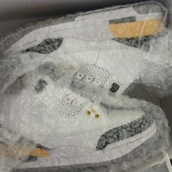 Kids 10c Jordan 3 : Black ,white,yellow,grey 