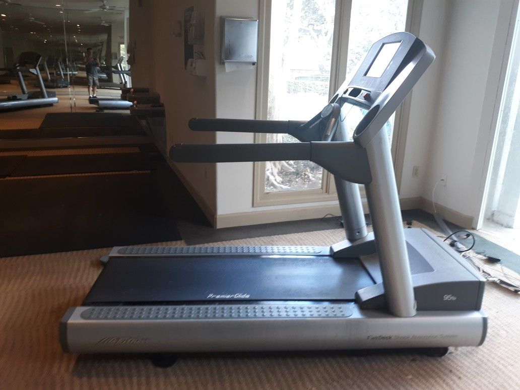 Cybex 750t treadmills all work perfect and cheap price firm.only 350 each